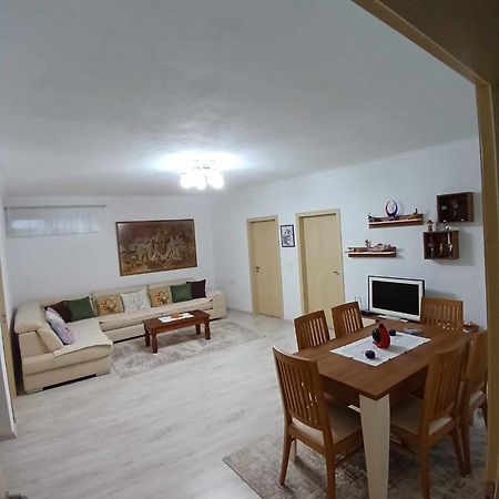 Eniguesthouse Gjirokastër Exterior foto