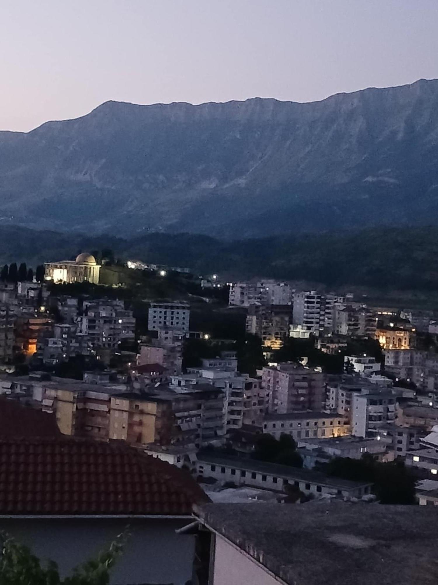 Eniguesthouse Gjirokastër Exterior foto